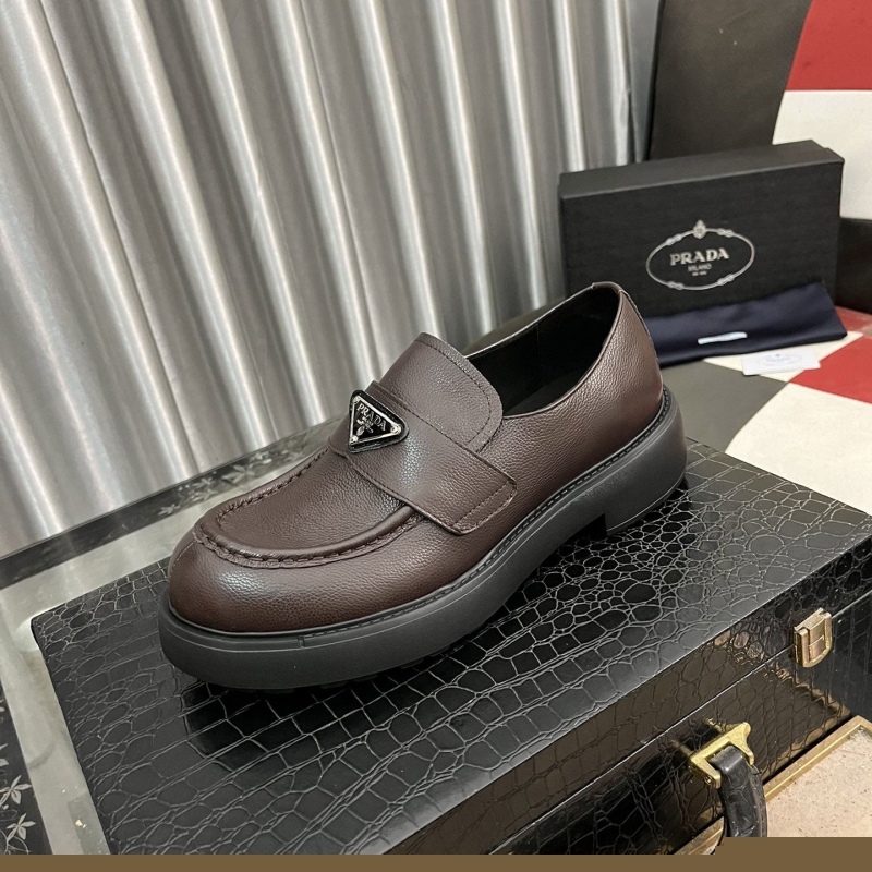 Pra*a leather shoes